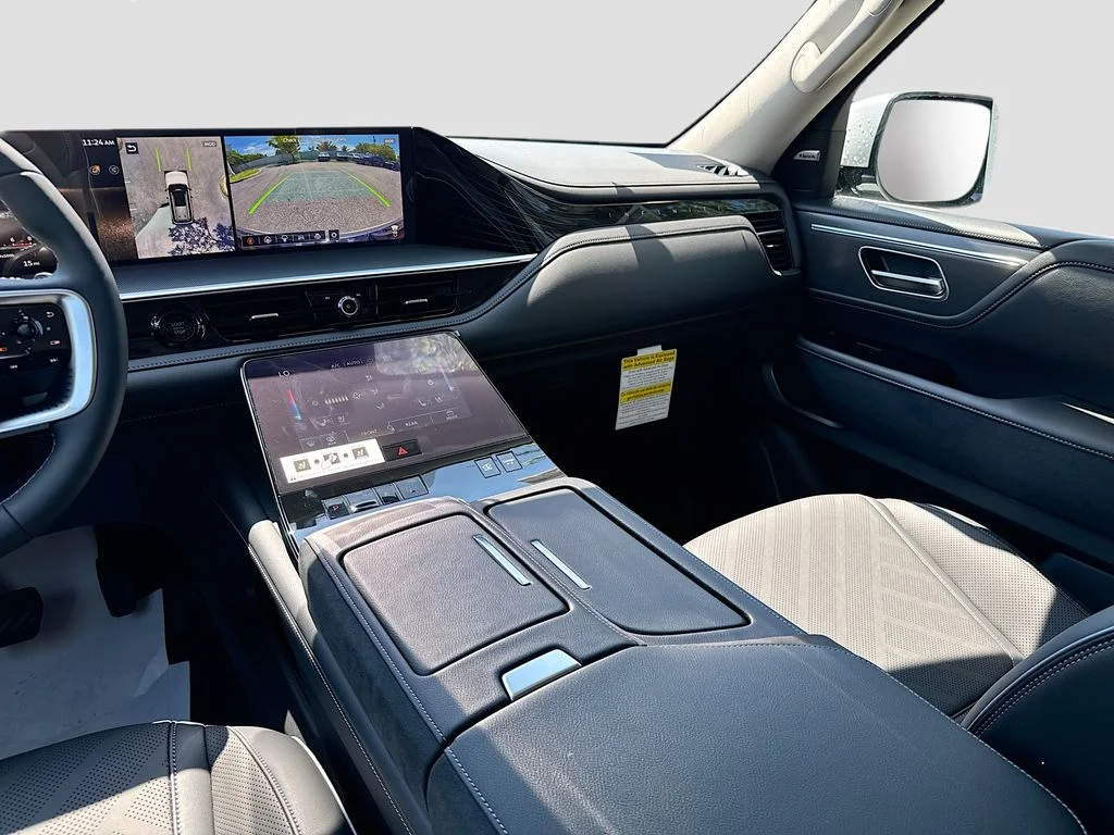 New 2026 RADIANT WHITE INFINITI Luxe 4WD image 25
