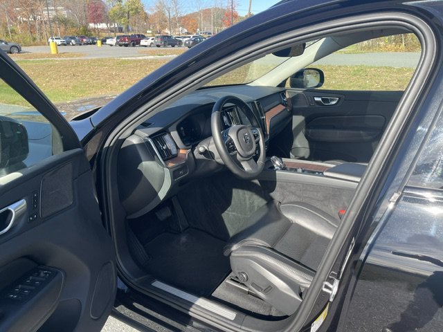 Used 2024 Black Volvo Ultimate Dark Theme image 7