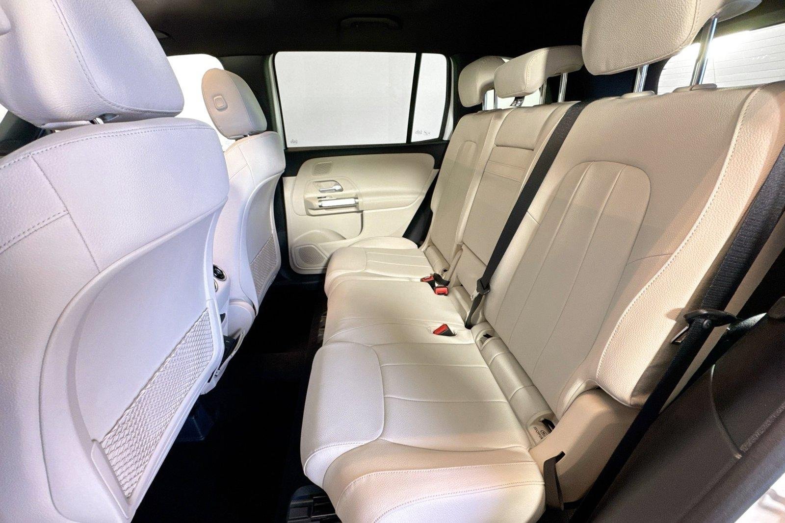 New 2026 Polar White Mercedes-Benz GLB 250 image 22