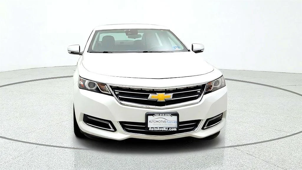 Used 2016 Iridescent Pearl Tricoat Chevrolet 4dr Sedan LTZ w/2LZ image 2