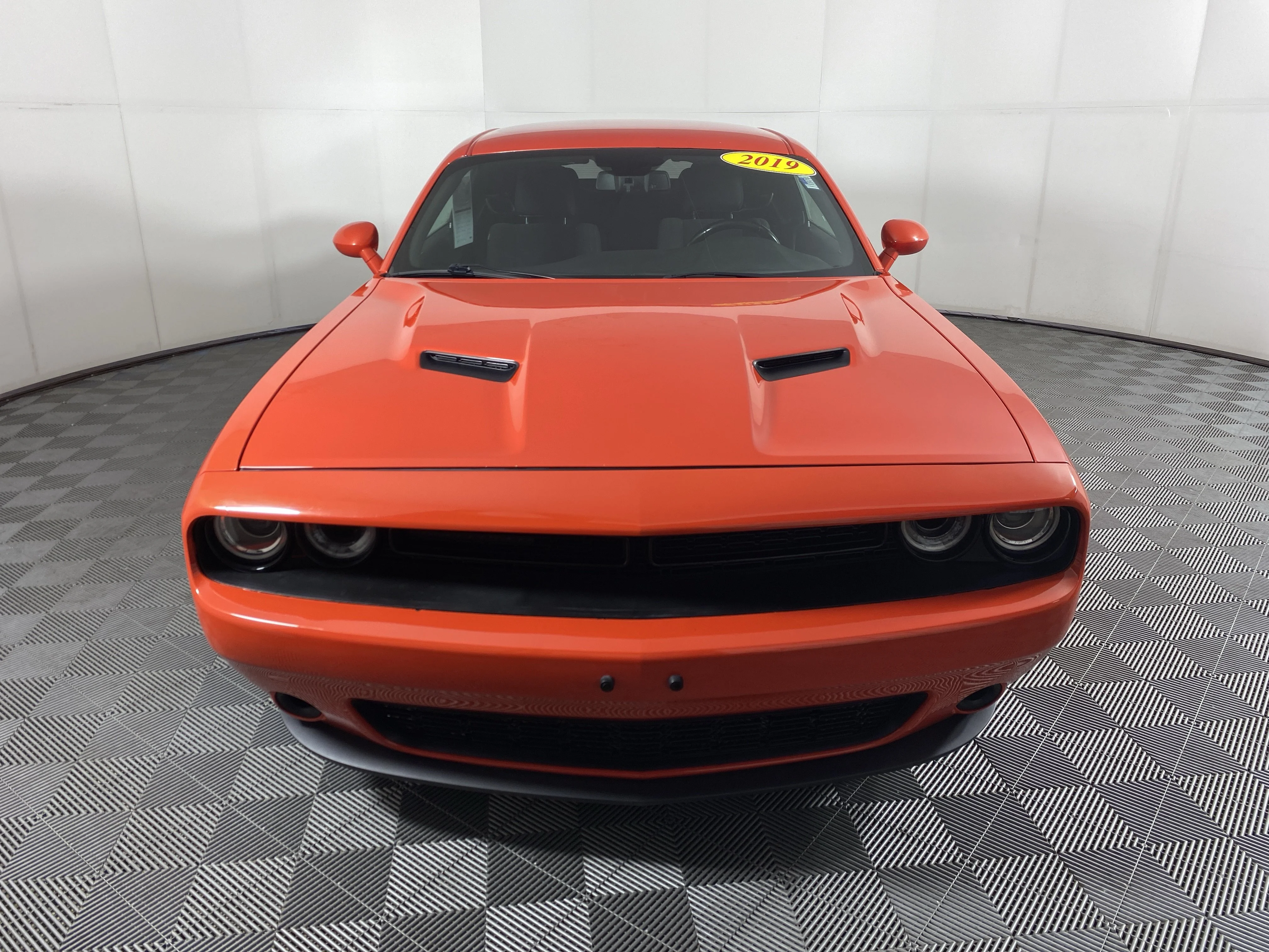 Used 2019 Go Mango Dodge SXT image 9