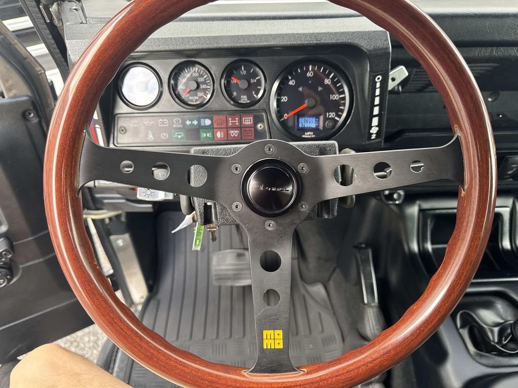 Used 1997 Beluga Black Clearcoat Land Rover COLLECTOR SERIES image 21
