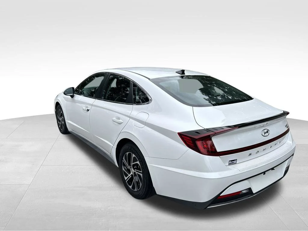 Used 2022 White Hyundai Blue image 3