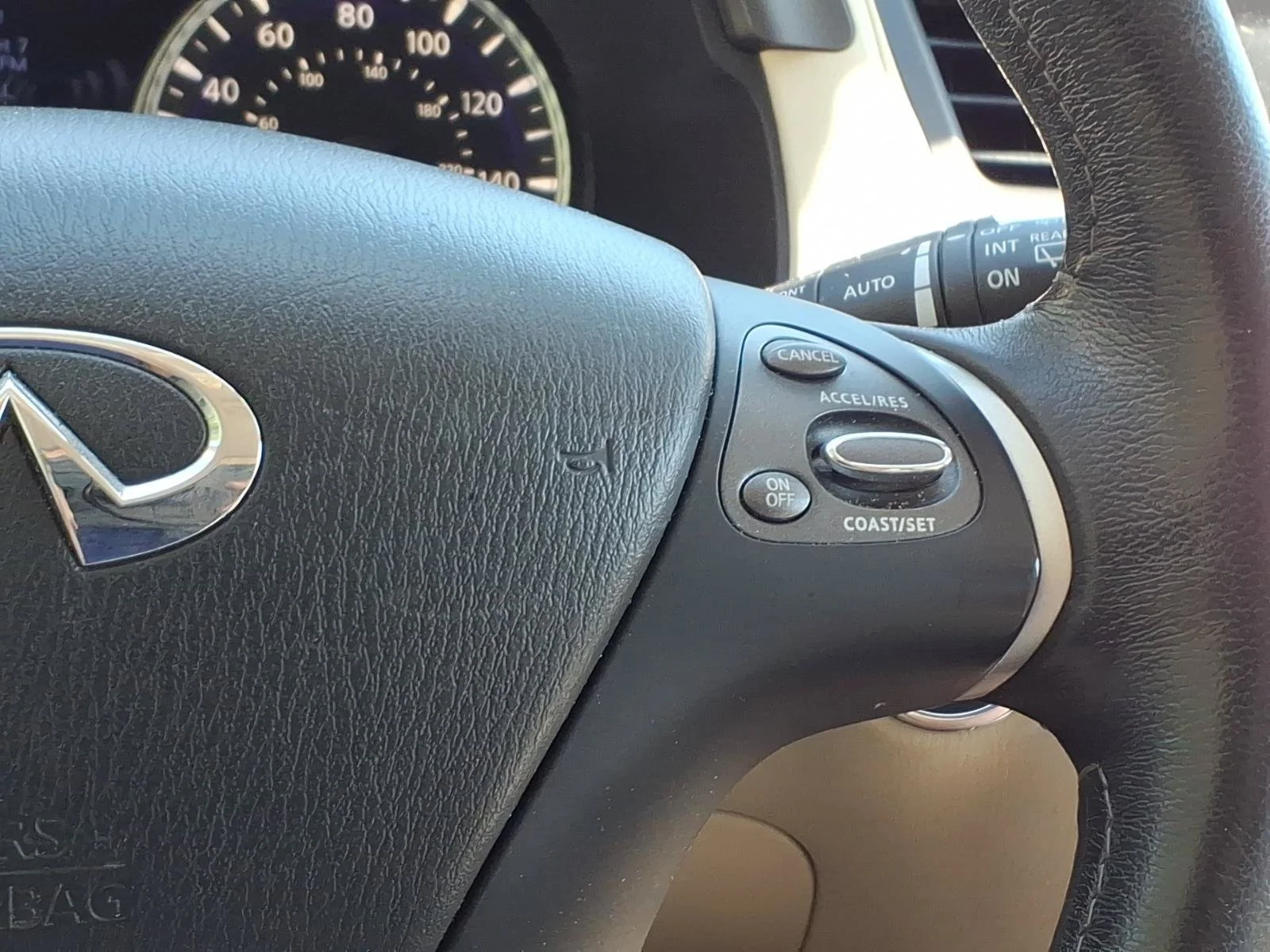 Used 2019 Majestic White INFINITI LUXE image 20