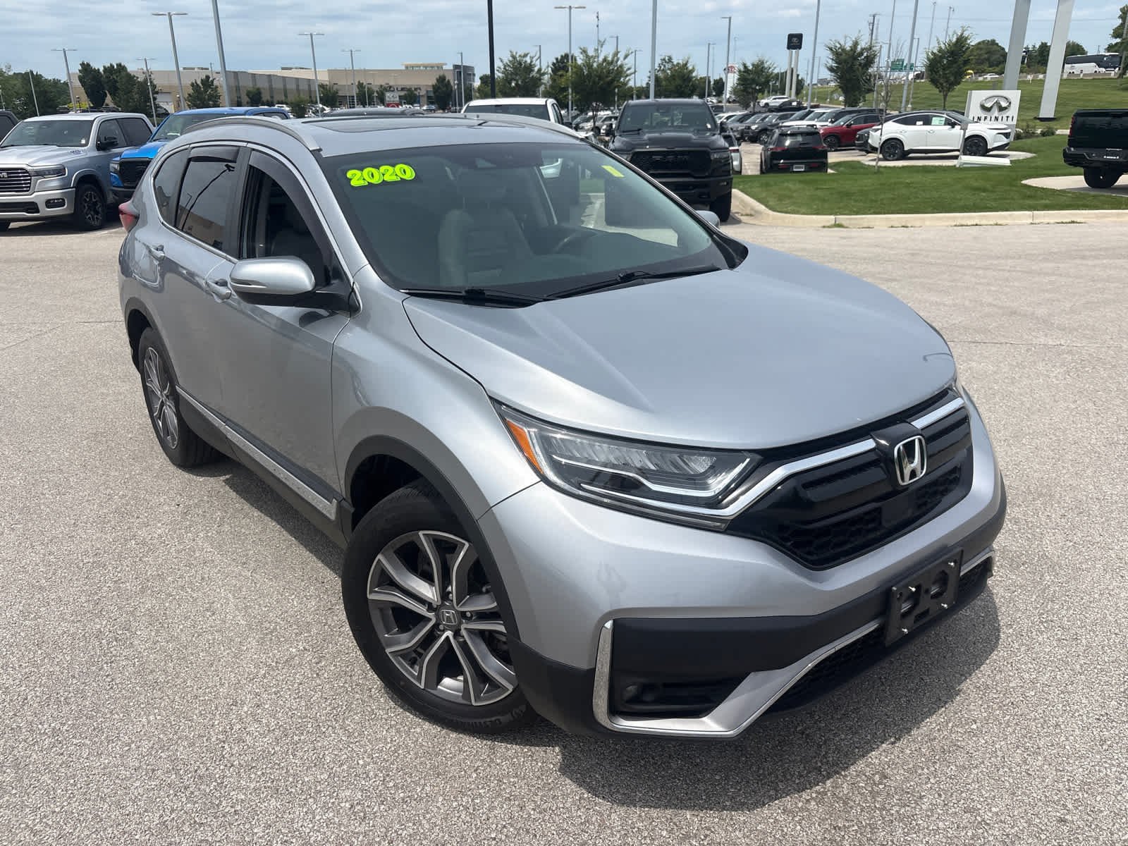 Used 2020 Honda CR-V Touring with VIN 2HKRW2H96LH652374 for sale in Kansas City
