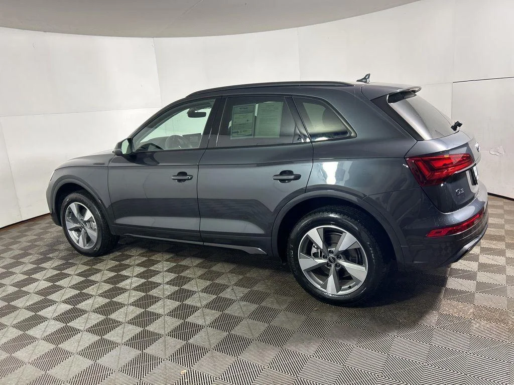 Used 2025 Manhattan Gray Metallic Audi 40 Premium image 11