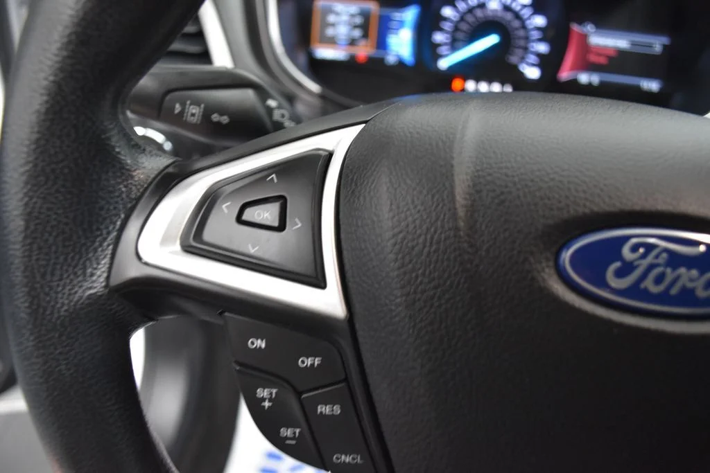 Used 2020 White Ford SE image 11