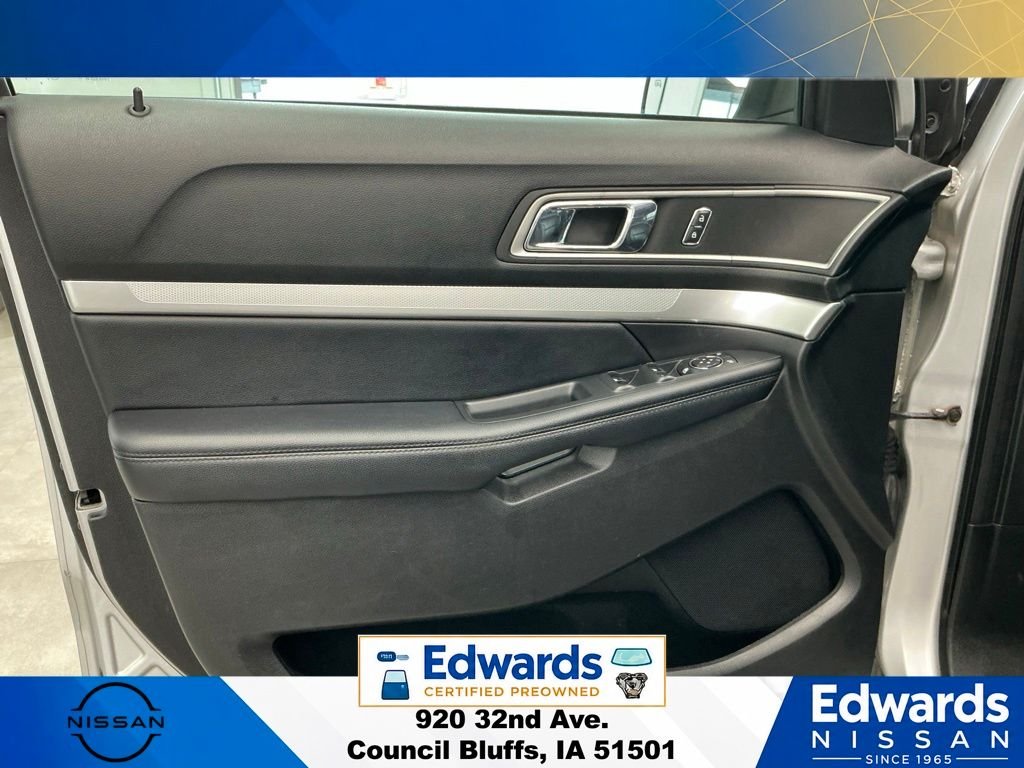 Used 2017 Silver Ford XLT image 25