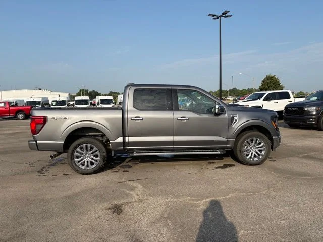 Used 2024 Gray Ford XLT image 9