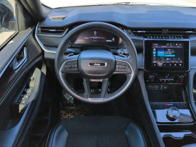 Used 2023 White Jeep Altitude image 16
