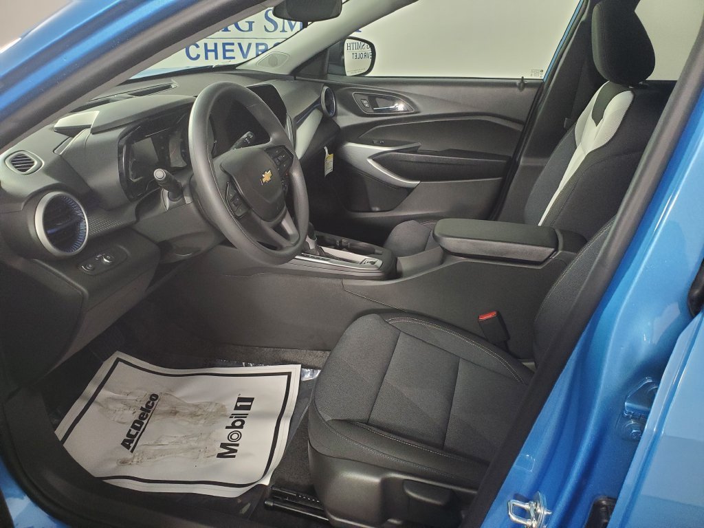 2026 Chevrolet Trax LS - Photo 9