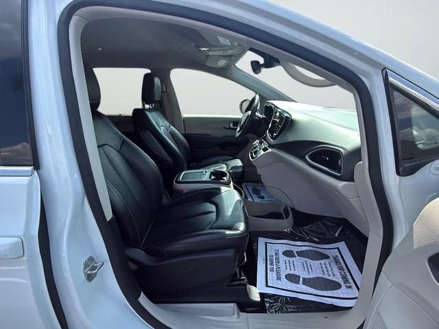 Used 2023 White Chrysler Touring L image 25
