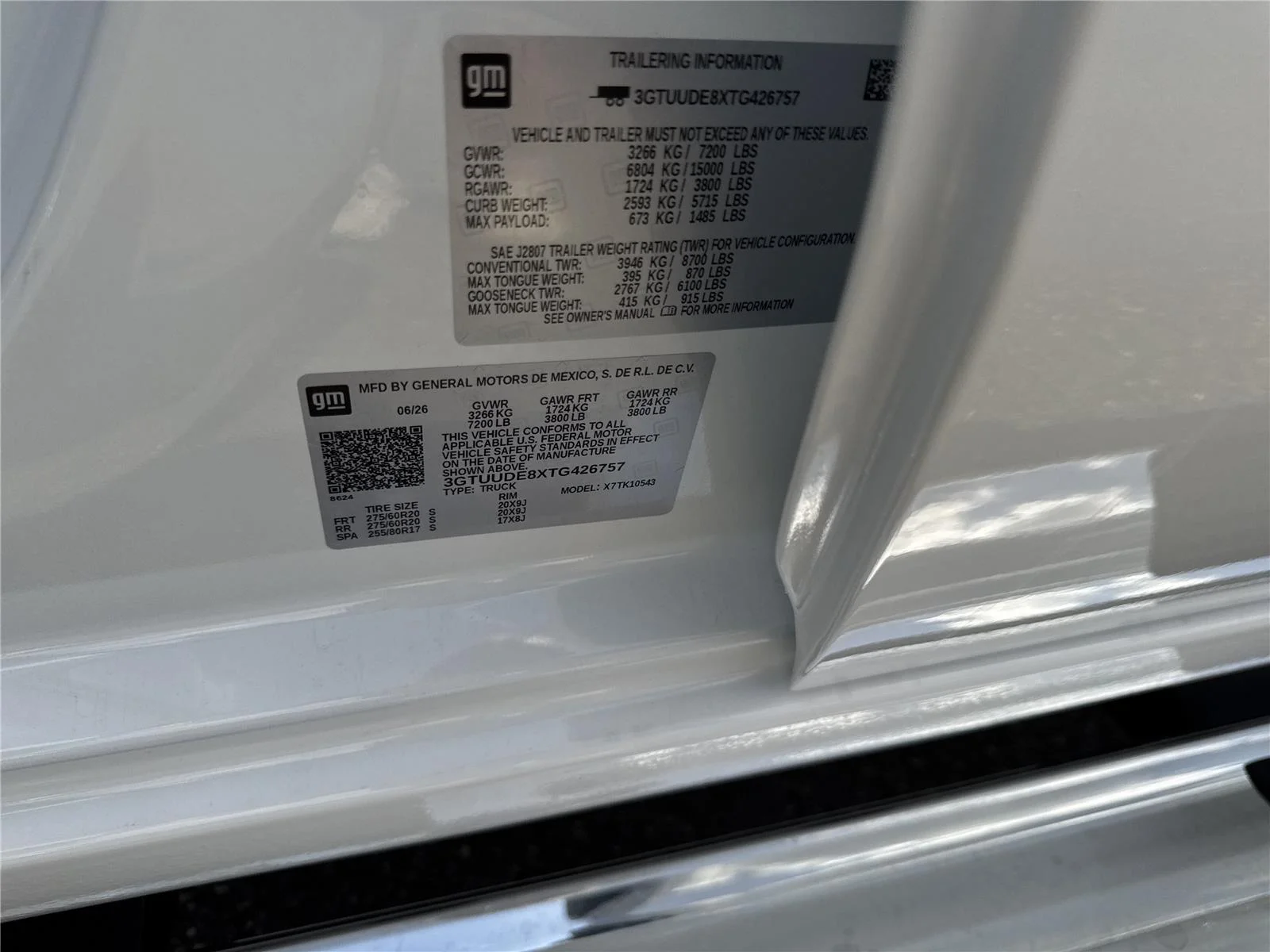 New 2026 Summit White GMC SLT image 39