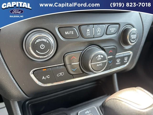 Used 2022 Black Jeep Limited image 30