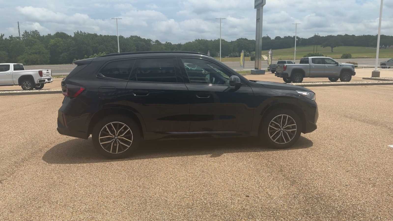 Used 2026 BLACK BMW xDrive28i image 9