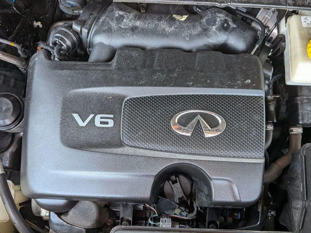Used 2023 Black INFINITI LUXE image 15