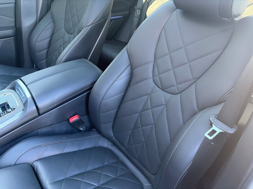 Used 2023 Black Sapphire Metallic BMW xDrive40i image 15