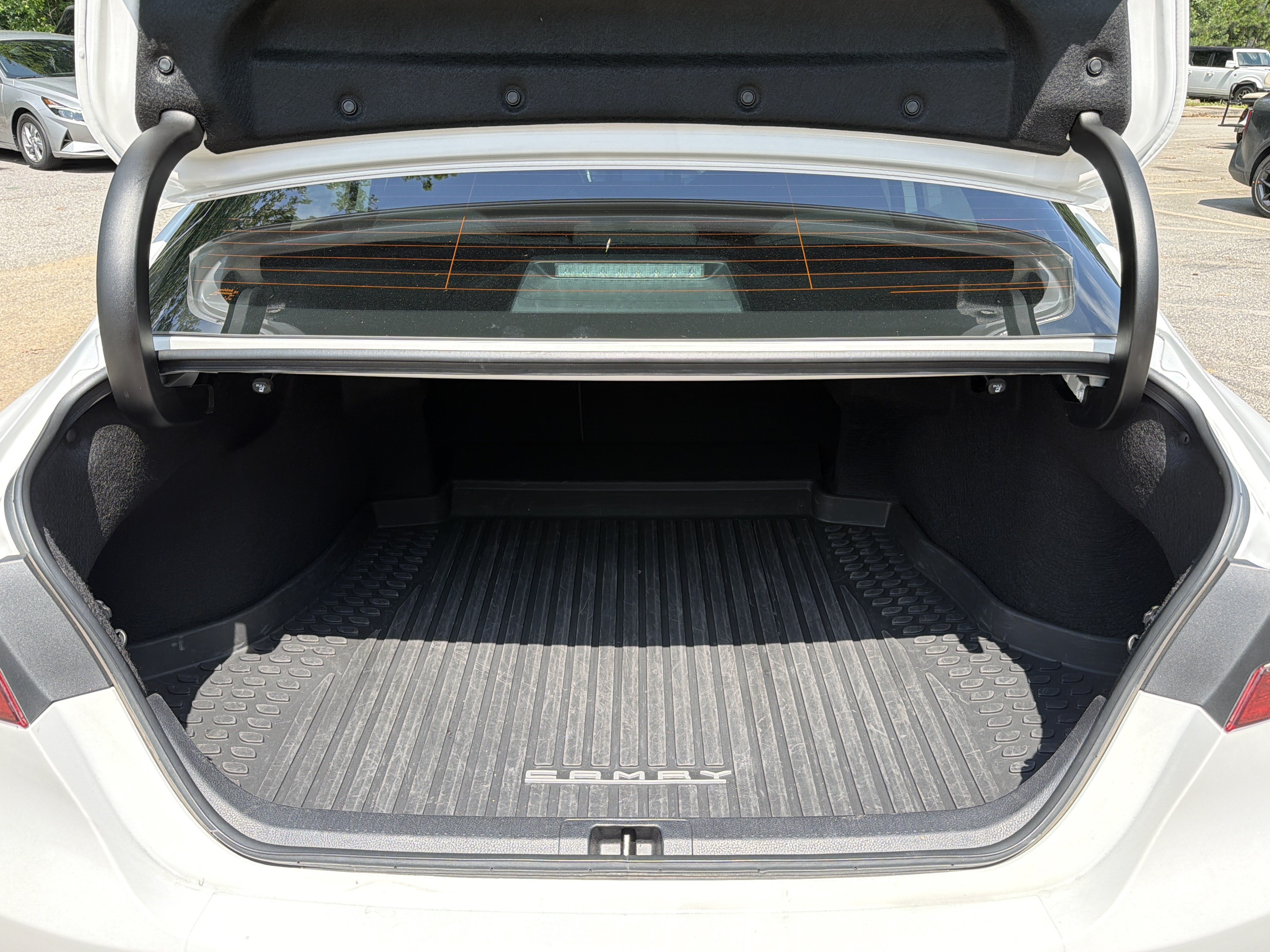 Used 2024 Ice Toyota LE image 25