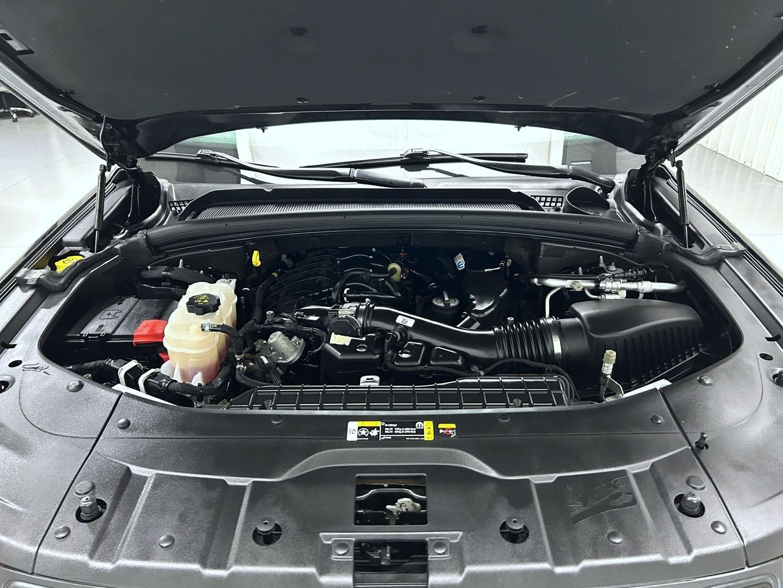 Used 2023 Black Jeep Altitude image 25