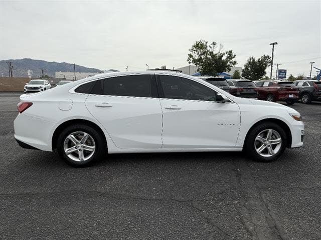 Used 2022 White Chevrolet LT image 4