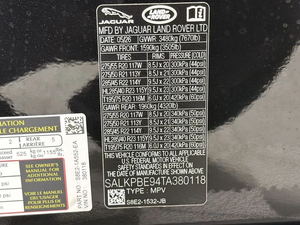 New 2026 Santorini Black Land Rover SE LWB 7-Seats / V8 image 34