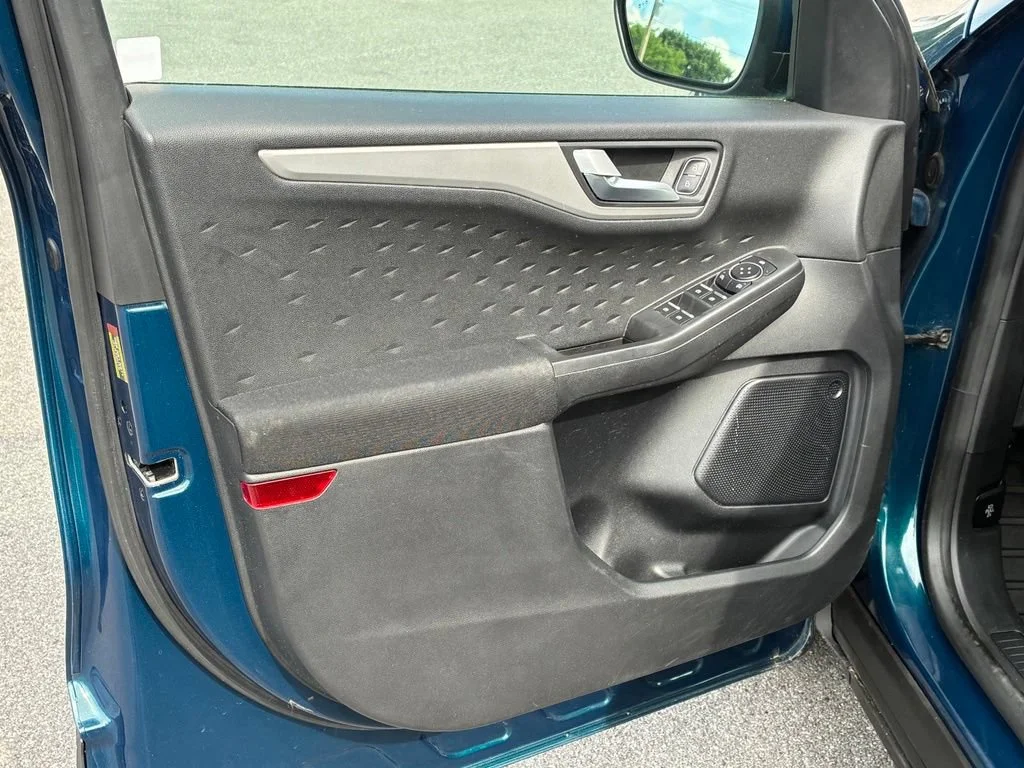 Used 2020  Ford SE image 22