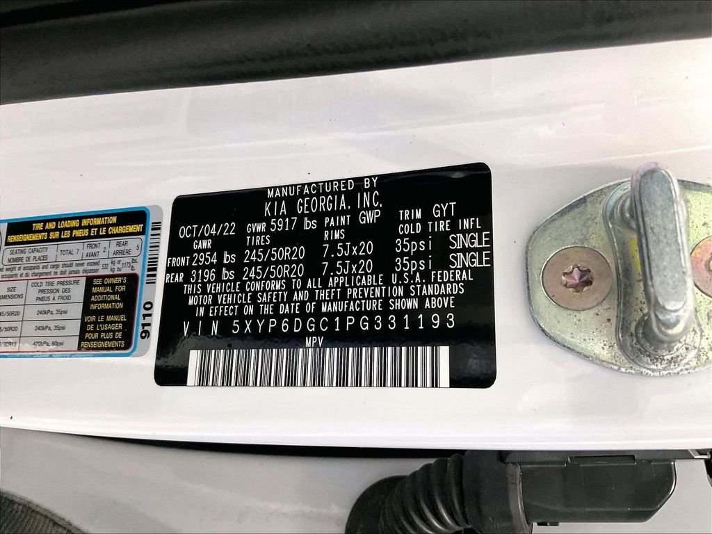 Used 2023 White Kia S image 36