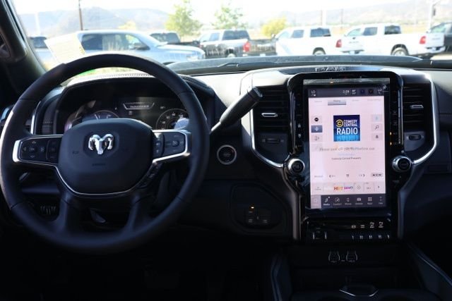 New 2026 Diamond Black Crystal Pearl-Coat Exterior Paint RAM Laramie Night Edition image 20