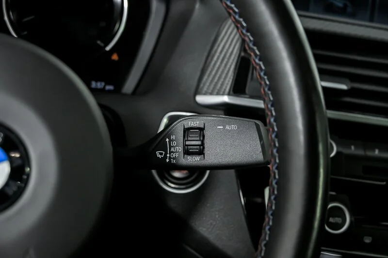 Used 2019 Alpine White BMW Competition image 29