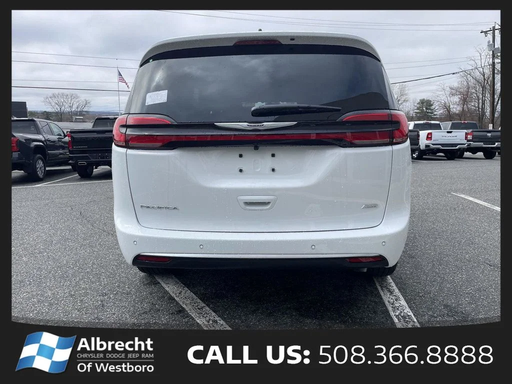 New 2026 Bright White Clear-Coat Exterior Paint Chrysler Pinnacle image 4