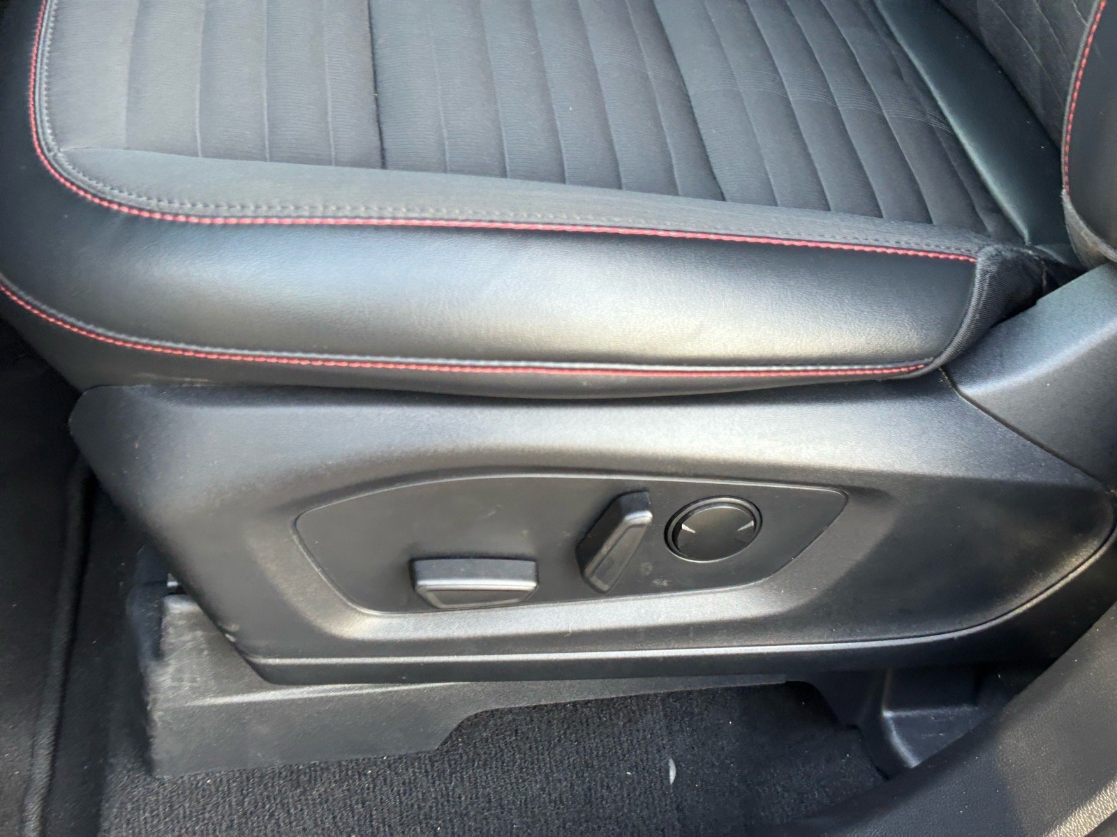 Used 2025 Agate Black Ford ST-Line image 11
