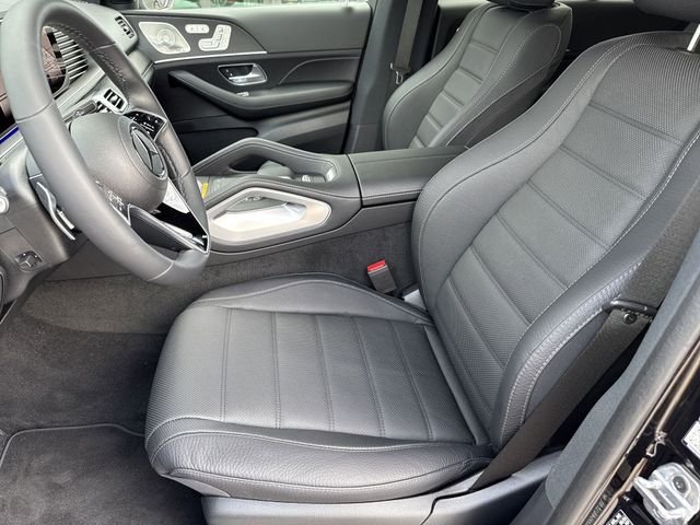 Used 2025 Black Mercedes-Benz GLE 580 image 51