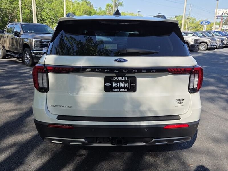 New 2026 Star White Metallic Tri-Coat Ford Active image 14