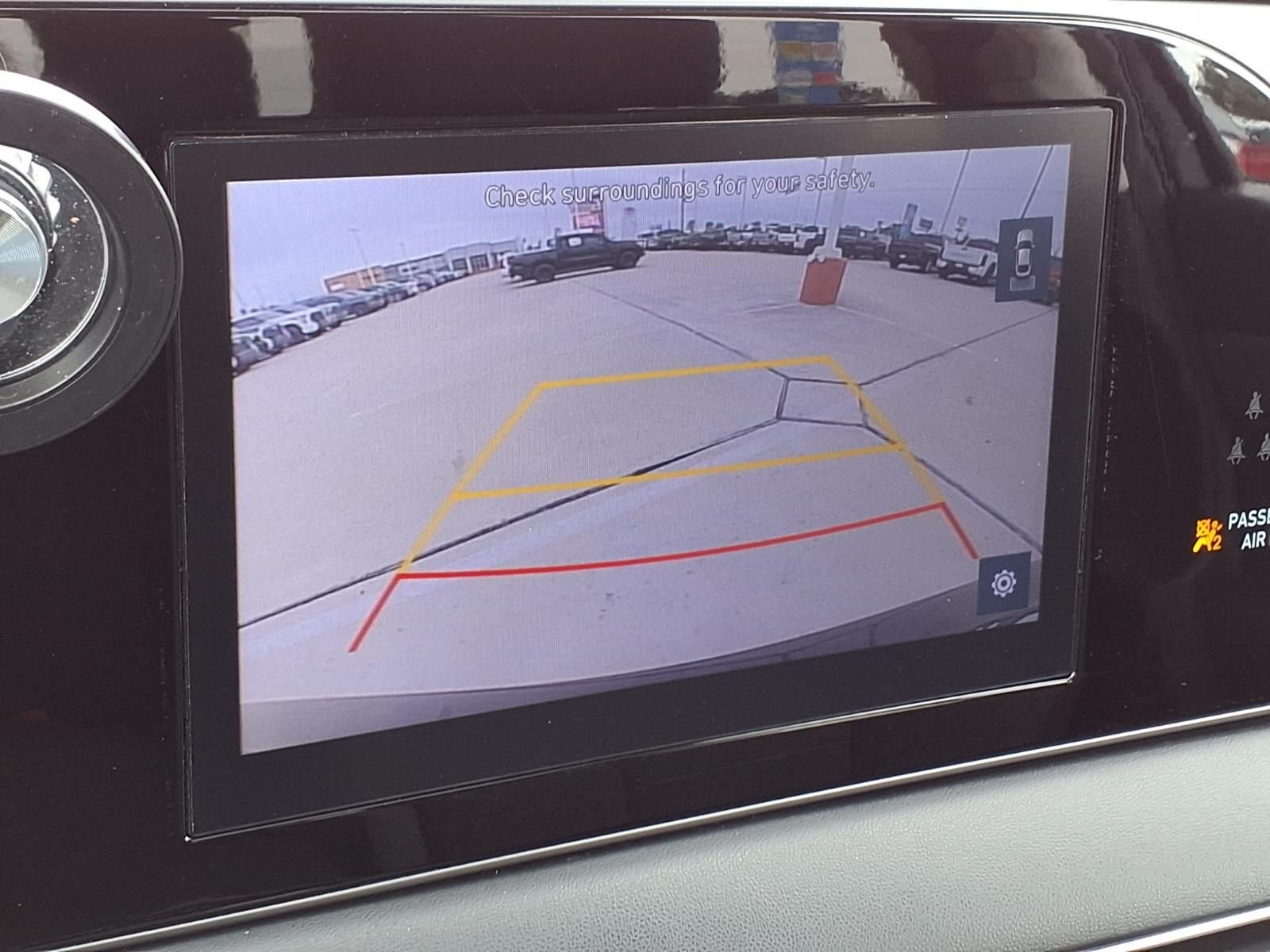 Used 2022 Abyss Black Hyundai SEL image 10
