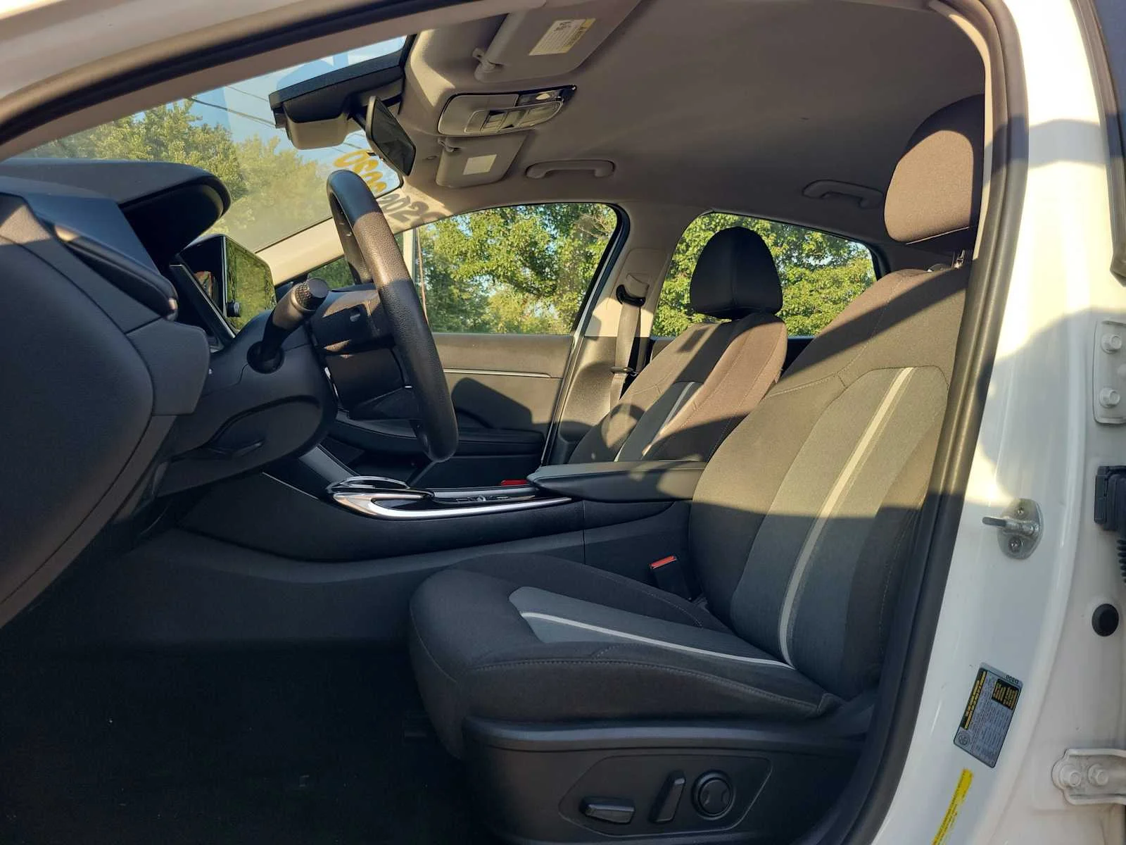 Used 2020 White Hyundai SEL image 19