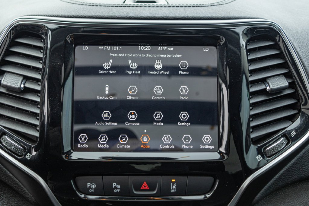 Used 2021 Silver Jeep Limited image 19