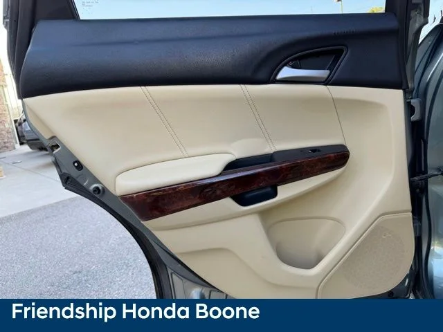 Used 2010  Honda EX-L image 27