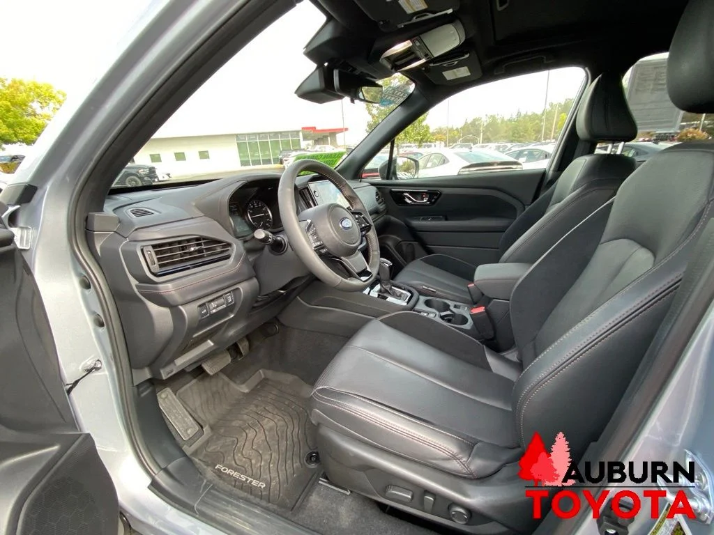 Used 2025 Ice Silver Metallic Subaru Touring image 36