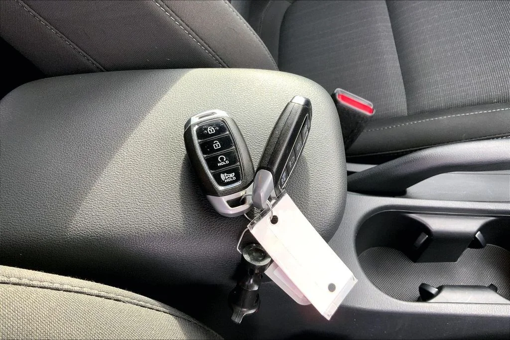 Used 2023 Gray Hyundai SEL image 33