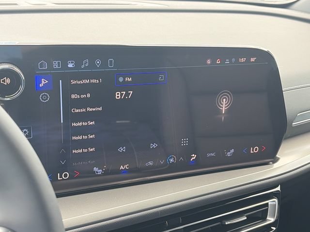 New 2027 Summit White Chevrolet LT image 21