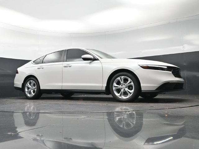 New 2026 Platinum White Pearl Honda LX image 25