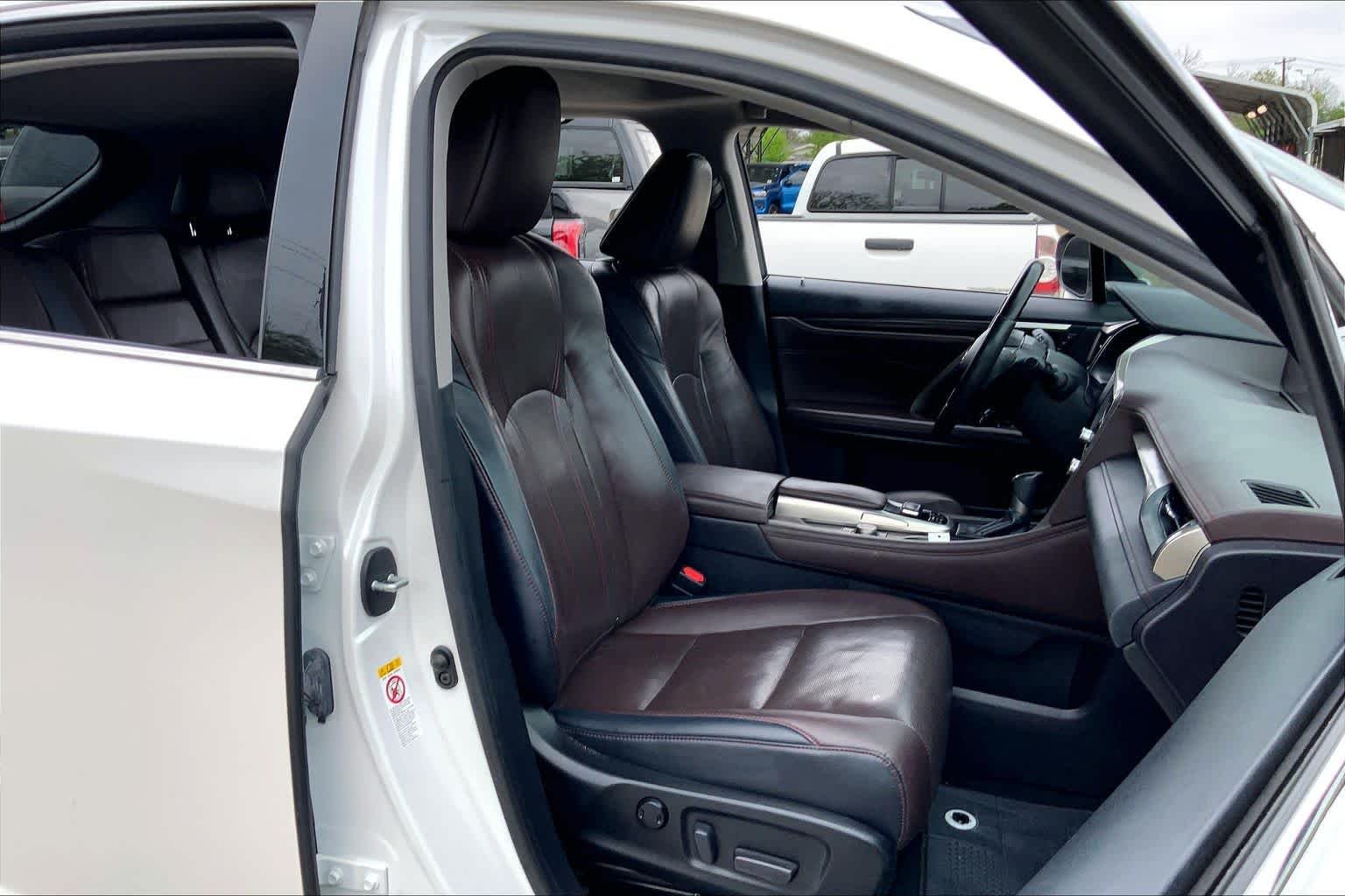 Used 2019 Eminent White Pearl Lexus  image 9