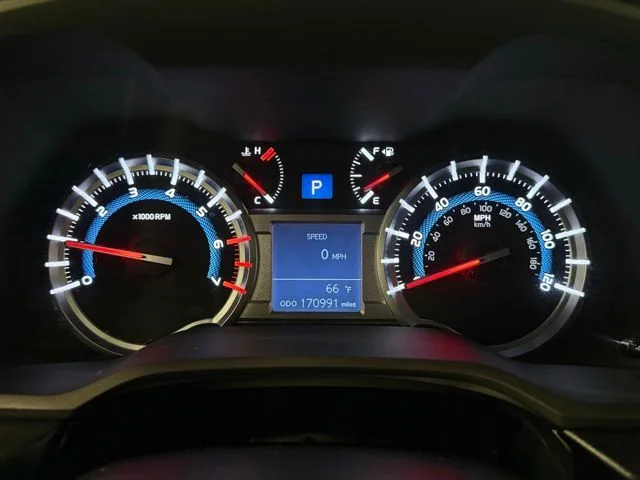 Used 2015 White Toyota SR5 Premium image 21