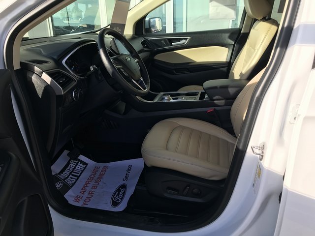 2021 Ford Edge SEL photo 4