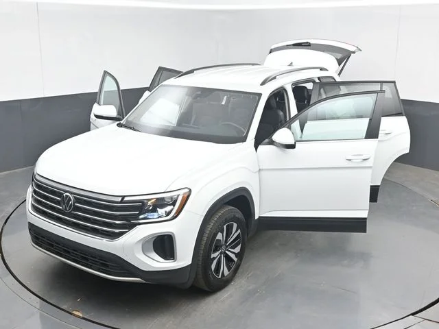 Used 2024 White Volkswagen 2.0T SE image 52