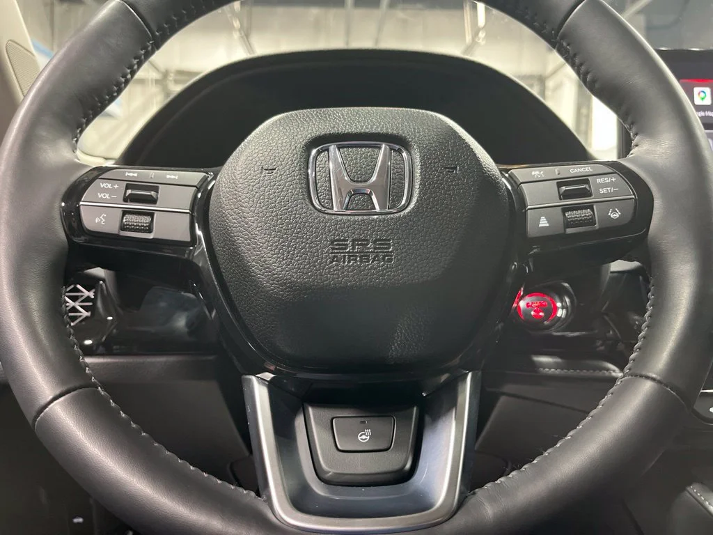 Certified Used 2025 Crystal Black Pearl Honda HYBRID TOURING image 54