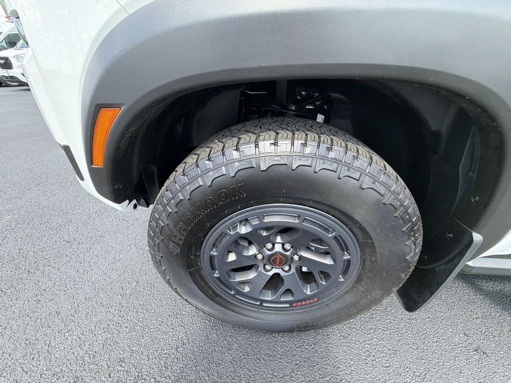 Used 2025 White Nissan PRO-4X image 18
