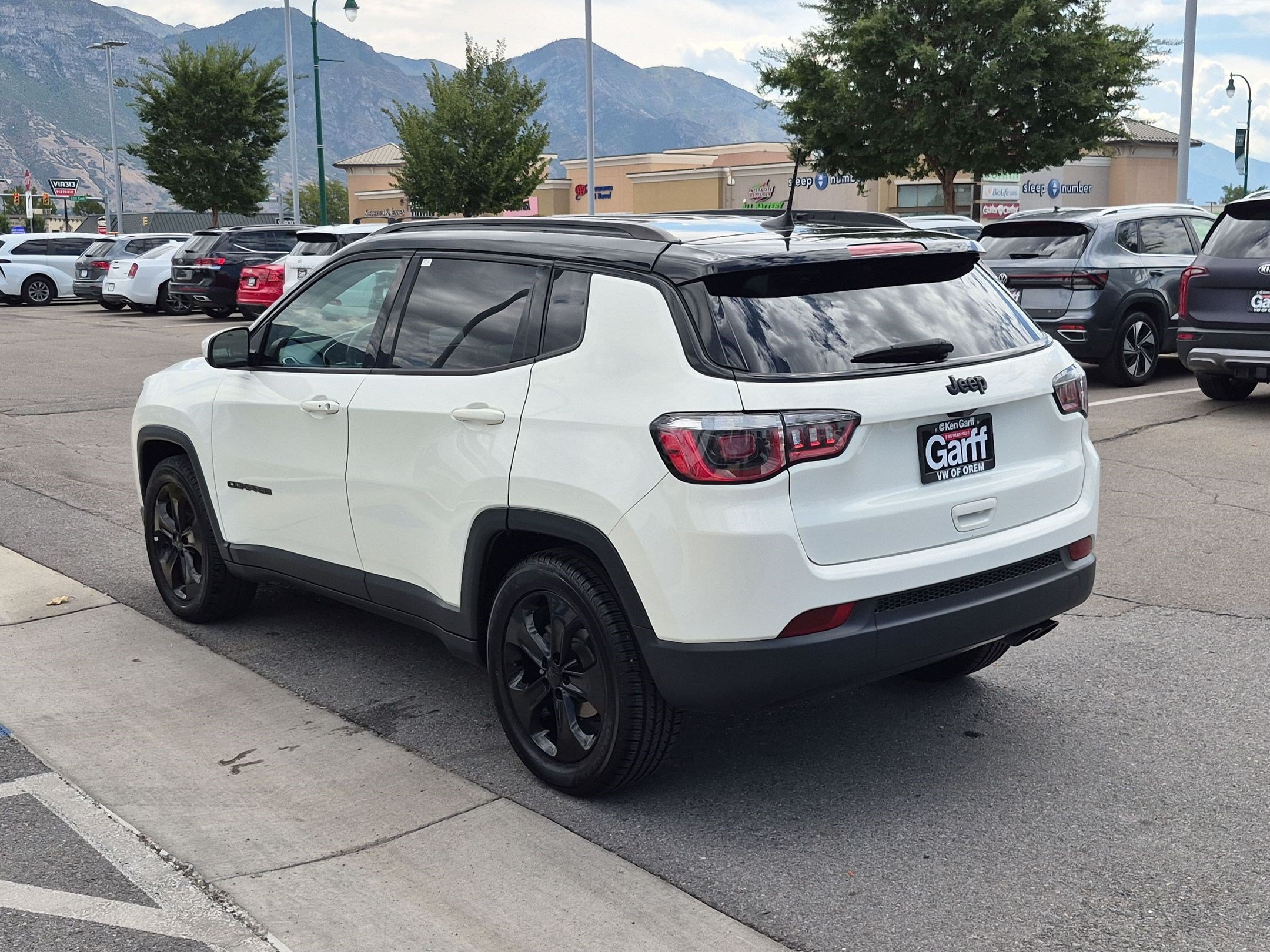 Used 2018 White Clearcoat Jeep Altitude image 5