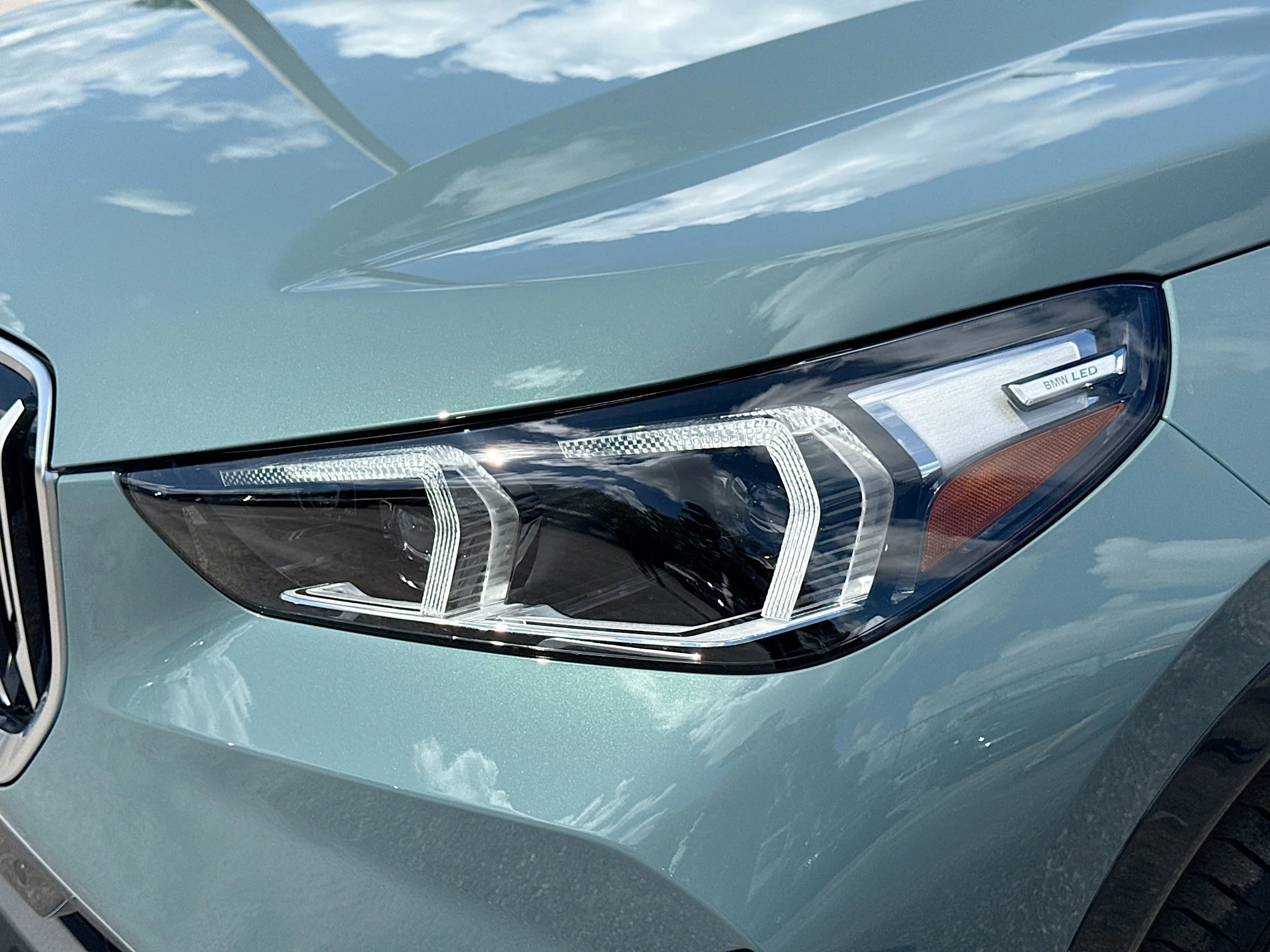 New 2026 Cape York Green Metallic BMW xDrive28i image 9