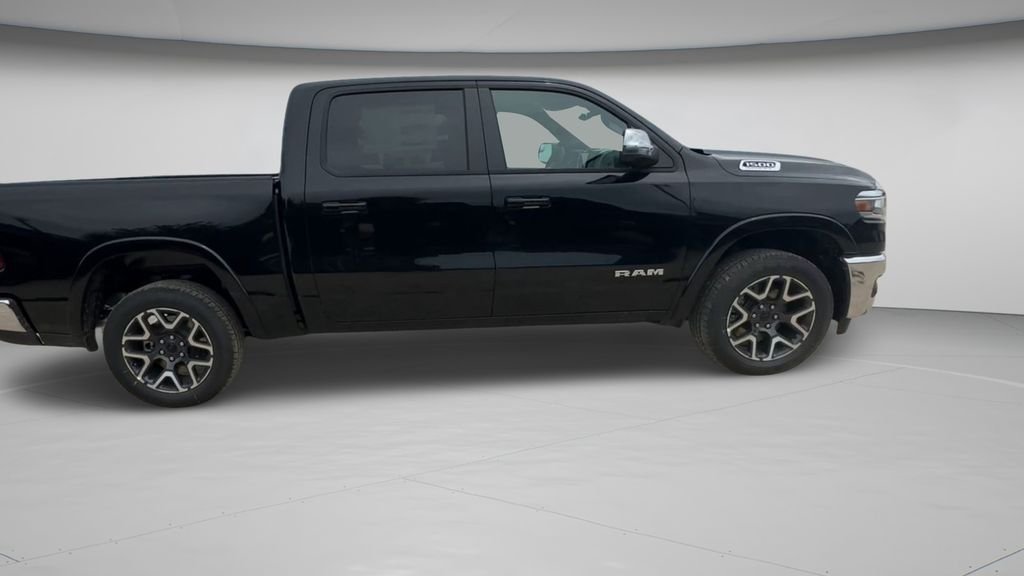 New 2026 Diamond Black Crystal Pearl-Coat Exterior Paint RAM Laramie image 17